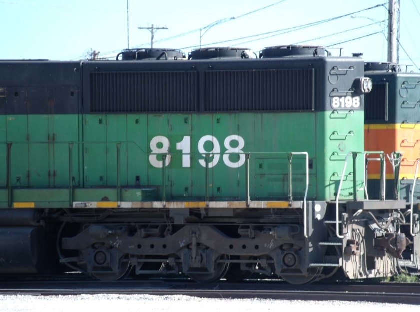 bnsf 8198 lr