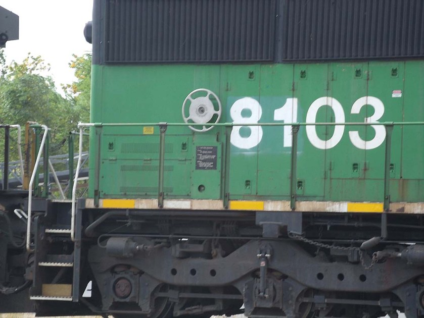 bnsf8103_flank