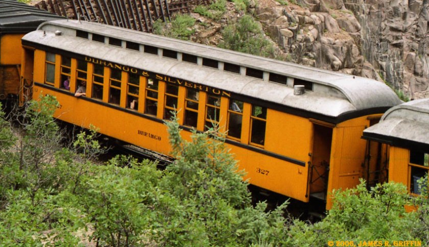 Coach327Durango-2006