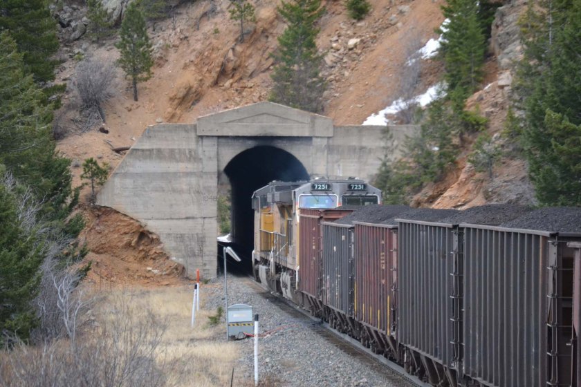 20140412 Tunnel 20 UP6337 7251